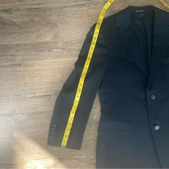 BOSS Hugo Boss 2 Button Black Blazer - Picture 14 of 14